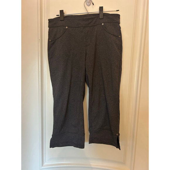 Athleta Pants - Women's Athleta Charcoal Gray Capri Pants M